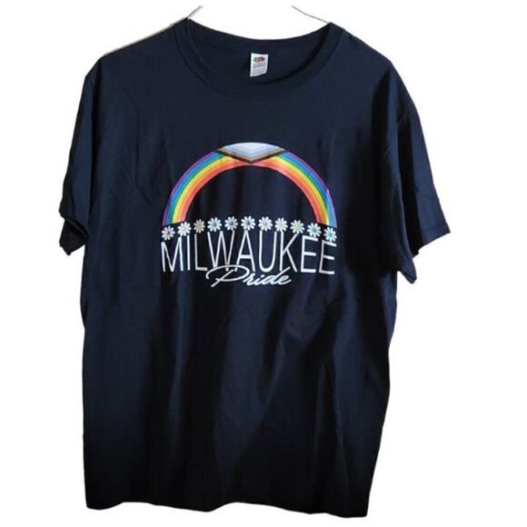 Fruit of the Loom Milwaukee Pride Men's Black T-Shirt Size Large - Picture 1 of 4